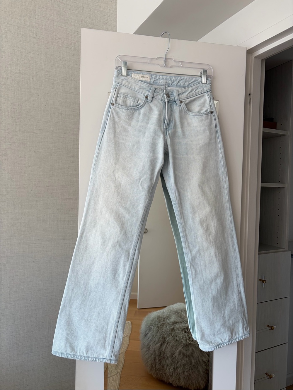 ZARA LOW RISE LIGHT WASH DENIM - Picture 3 of 4